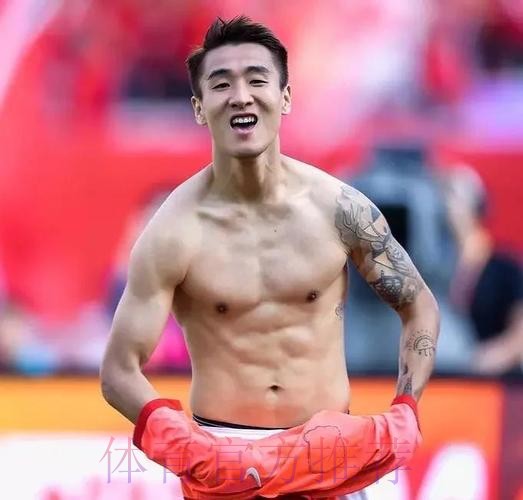 国足新人说|韦世豪:球员好胜心很重要 以后争当国家队主力 国足新人说|韦世豪:球员好胜心很重要 以后争当国家队主力